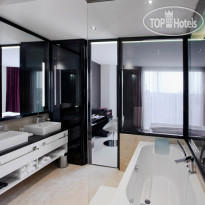 11 Mirrors Design Hotel
