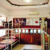  Angkor International Youth Hostel 