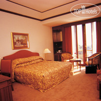 Chatrium Hotel Royal Lake Yangon 