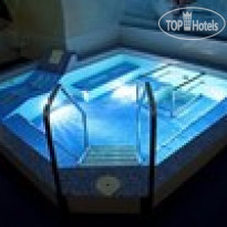 CRU Hotel