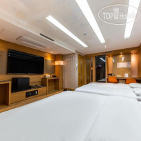 DH Naissance Hotel