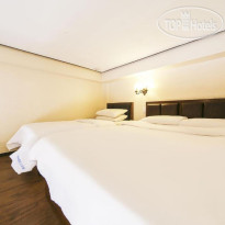 DH Naissance Hotel
