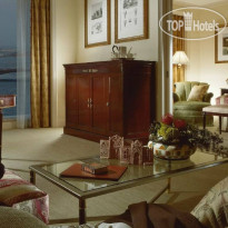 Four Seasons Hotel Cairo at The First Residence