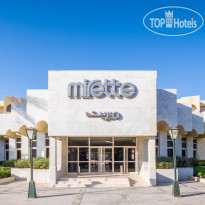 Sunny Days Mirette Family Resort Hotel Entrance