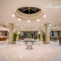 Sunny Days Mirette Family Resort Lobby
