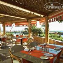 Hurghada Marriott Beach Resort Surf &Turf Pool Bar