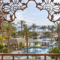 Бассейн в The Grand Palace 5*