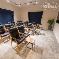 Desert Rose Resort Rose Conference- Breakout Room
