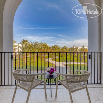 Desert Rose Resort Deluxe Room - garden view balc