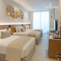 Desert Rose Resort Deluxe Room - Triple Beds