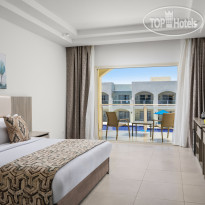 Albatros Makadi Resort Deluxe Room Pool Room