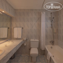 Jaz Fayrouz Standard Room Bathroom 