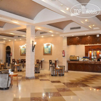 Regency Plaza Aqua Park & Spa Lobby Bar