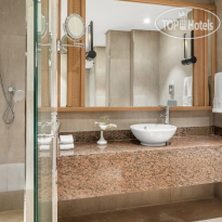 DoubleTree by Hilton Sharks Bay Resort 