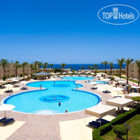 Главный бассейн в Grand Oasis Resort 4*