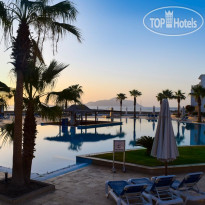 Ivy Cyrene Island Aqua Park Resort 