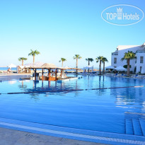 Ivy Cyrene Island Aqua Park Resort 