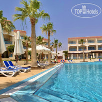 Ivy Cyrene Island Aqua Park Resort 