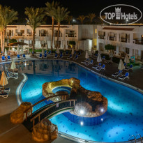 Xperience St. George Homestay бассейн с ночным освещением