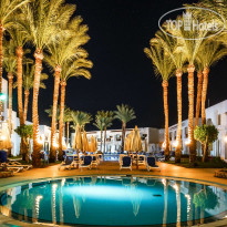 Xperience St. George Homestay бассейн с ночным освещением