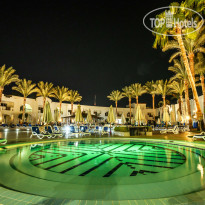 Xperience St. George Homestay бассейн с ночным освещением