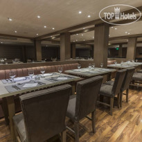 M S Semiramis III Select