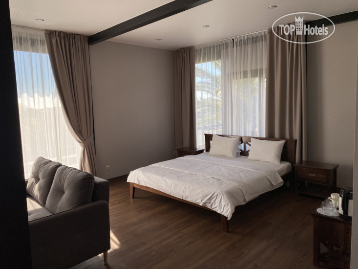 New photos from tourists Ласточка 