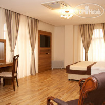 Leon Hotel