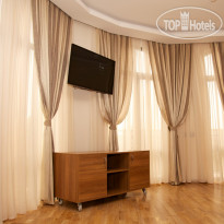 Leon Hotel