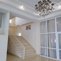 Adunei Sukhum Hotel