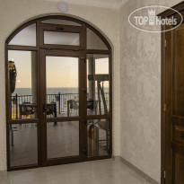 Hotel Black Sea Выход из коридора на террасу