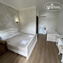 Мэри Трехместный номер с видом на м