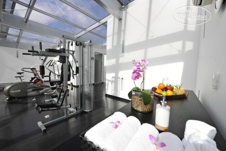 New photos from tourists Avia 93 5*