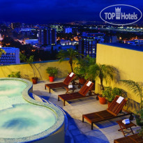 Radisson Hotel & Suites