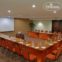 Radisson Hotel & Suites