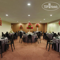 Radisson Hotel & Suites