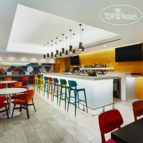 Radisson Hotel & Suites