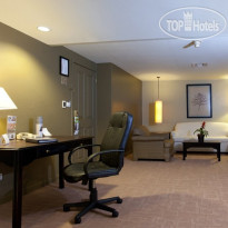 Radisson Hotel & Suites