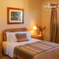 Clarion Suites Roatan at Pineapple Villas
