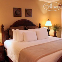 Clarion Suites Roatan at Pineapple Villas