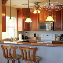 Clarion Suites Roatan at Pineapple Villas
