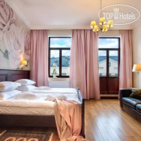Aristo Hotel