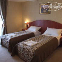 Manor Hotel 