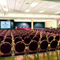 Four Points by Sheraton Edmonton South