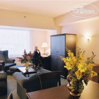 Crowne Plaza Montreal Airport 