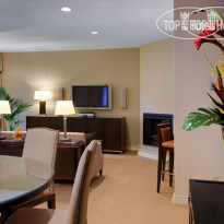 Vogue Hotel Montreal Downtown, Curio Collection by Hilton