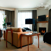 Hotel Le Crystal Montreal