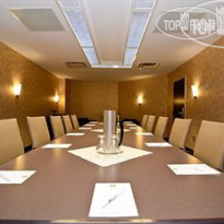 Best Western Plus Victoria Park Suites 