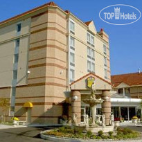 Monte Carlo Inn Airport Mississauga Suites 