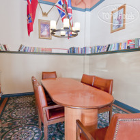 Budget Inn Patricia Hotel Библиотека